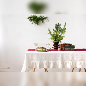 White linen tablecloth with ruffles - petguardiansupplies