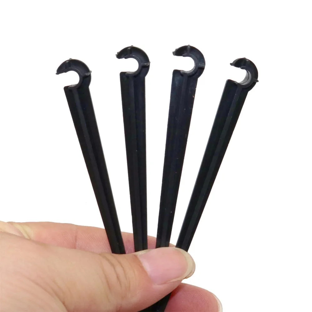 10Pcs 4/7mm Capillary Hose Bracket "C" Shape 4/1" Pipe Tube Fixed Holder Micro-Spray Drip Irrigation Dripper Stand Watering Tool - petguardiansupplies