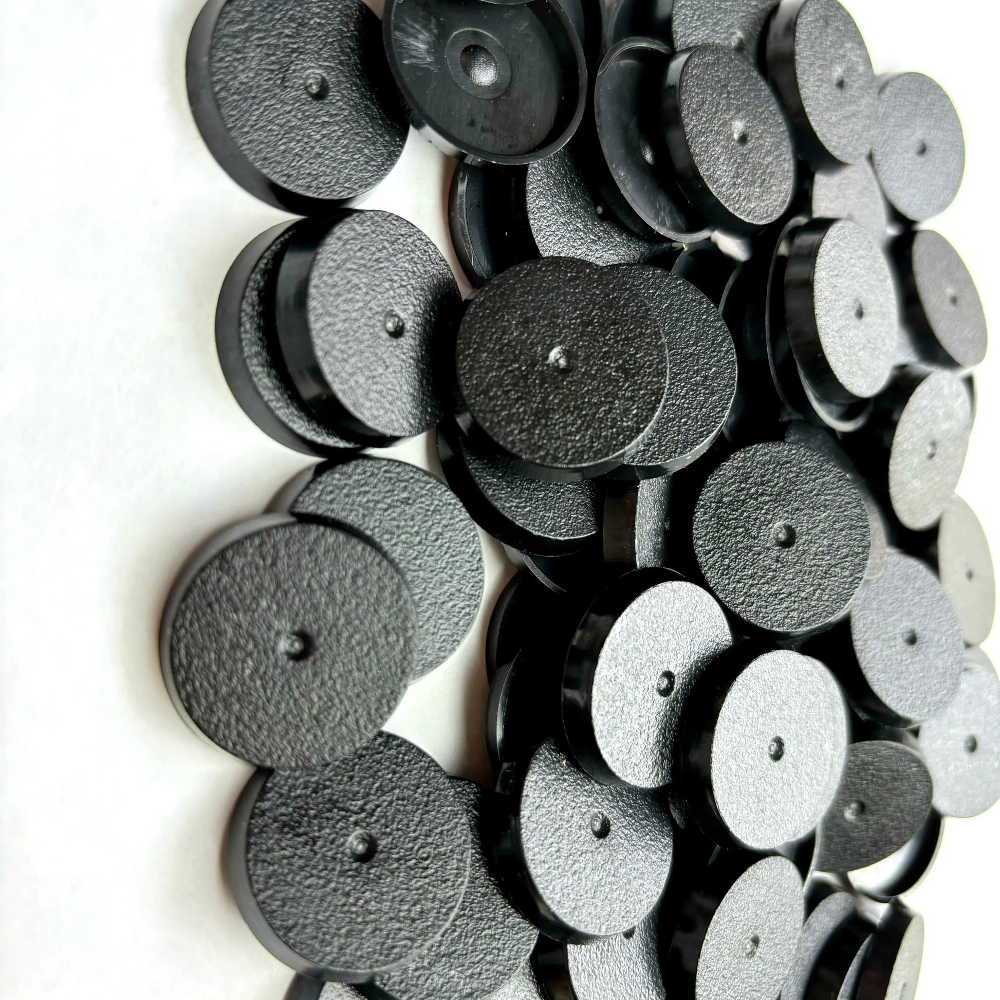 25mm Round Plastic Bases for Gaming Miniatures and Table Games - petguardiansupplies