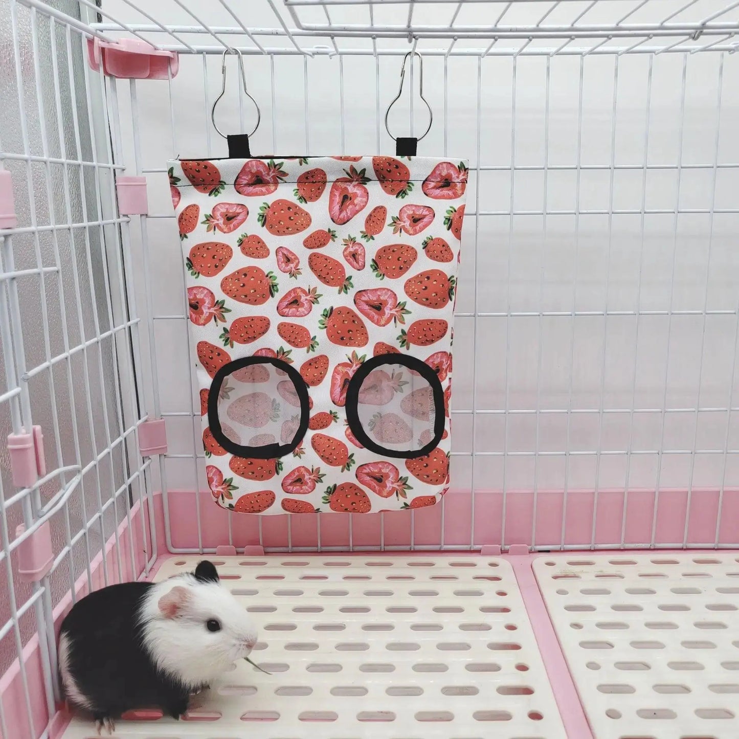 Guinea Pigs 2/3 Holes Hay Feeding Bags Strawberry Printed Rabbit Hanging Feeder Chinchilla Food Organizer Pet Cage Supplies - petguardiansupplies